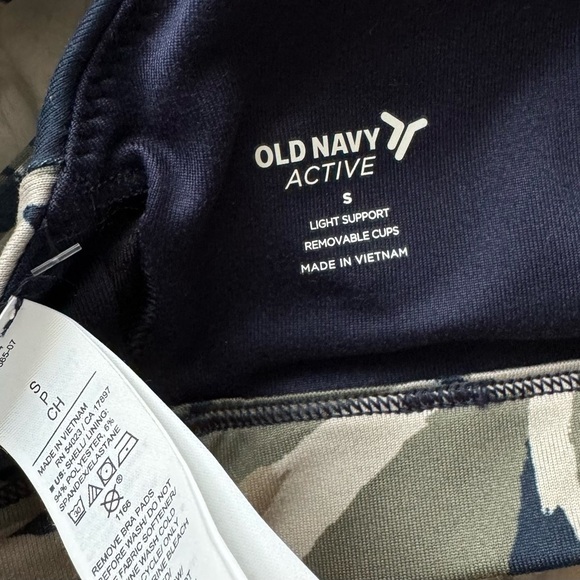 NWT Old Navy 2 piece activewear set sports bra and shorts size small - Picture 7 of 9